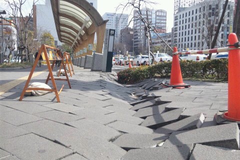 仙台駅東口ロータリーのタクシー乗り場付近