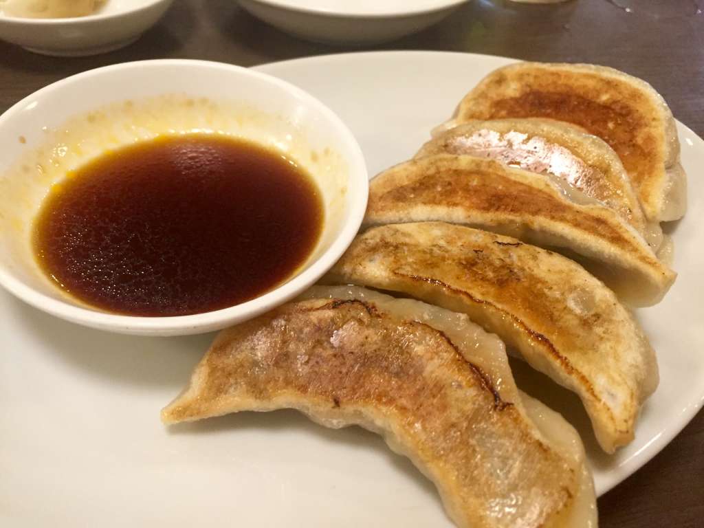 中華飯店靉龍の餃子
