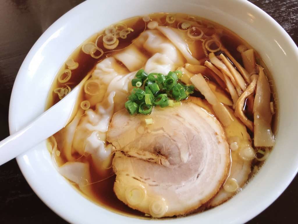 三福の海老ワンタン麺